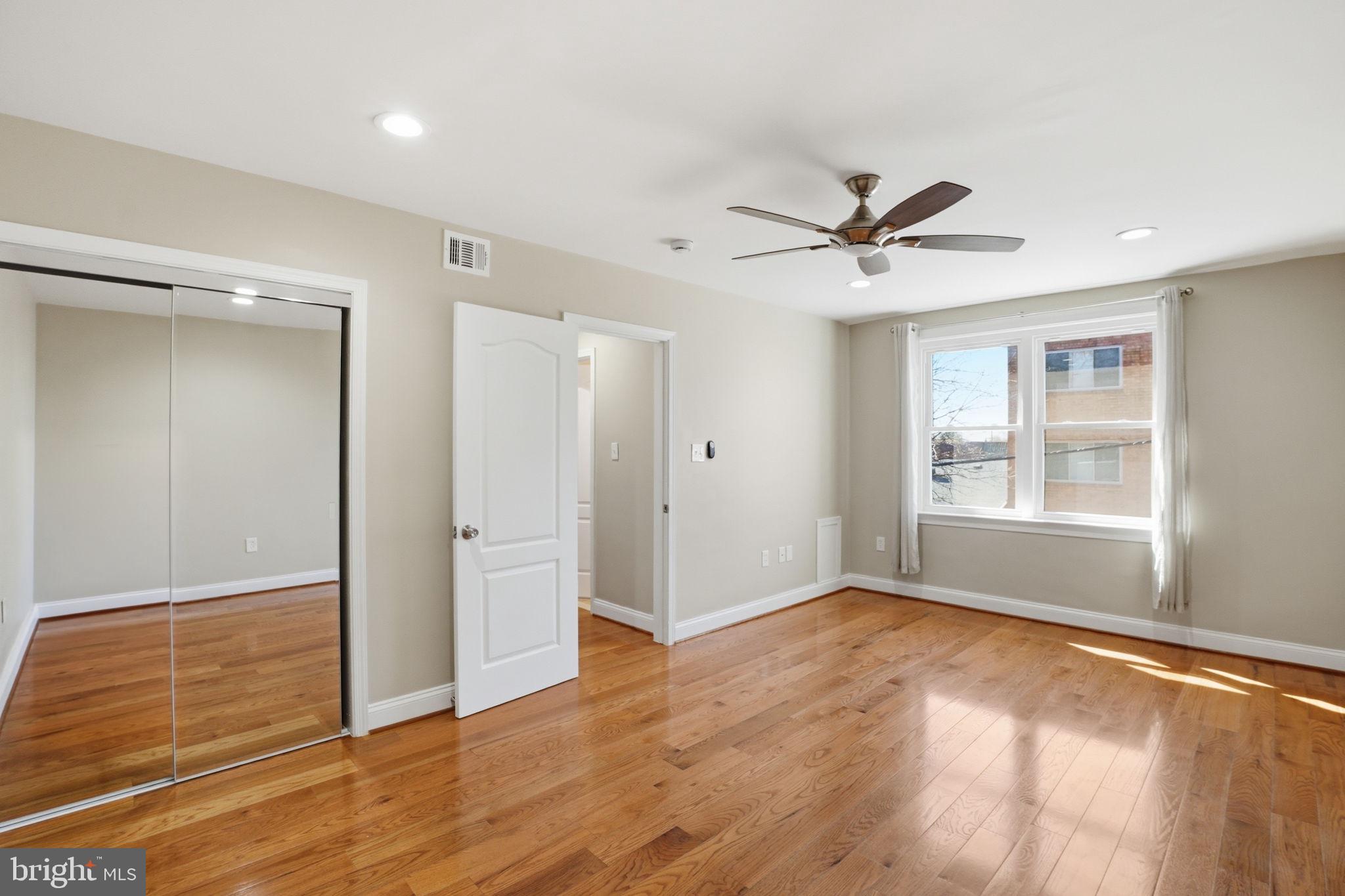 33 KENNEDY STREET NW 202