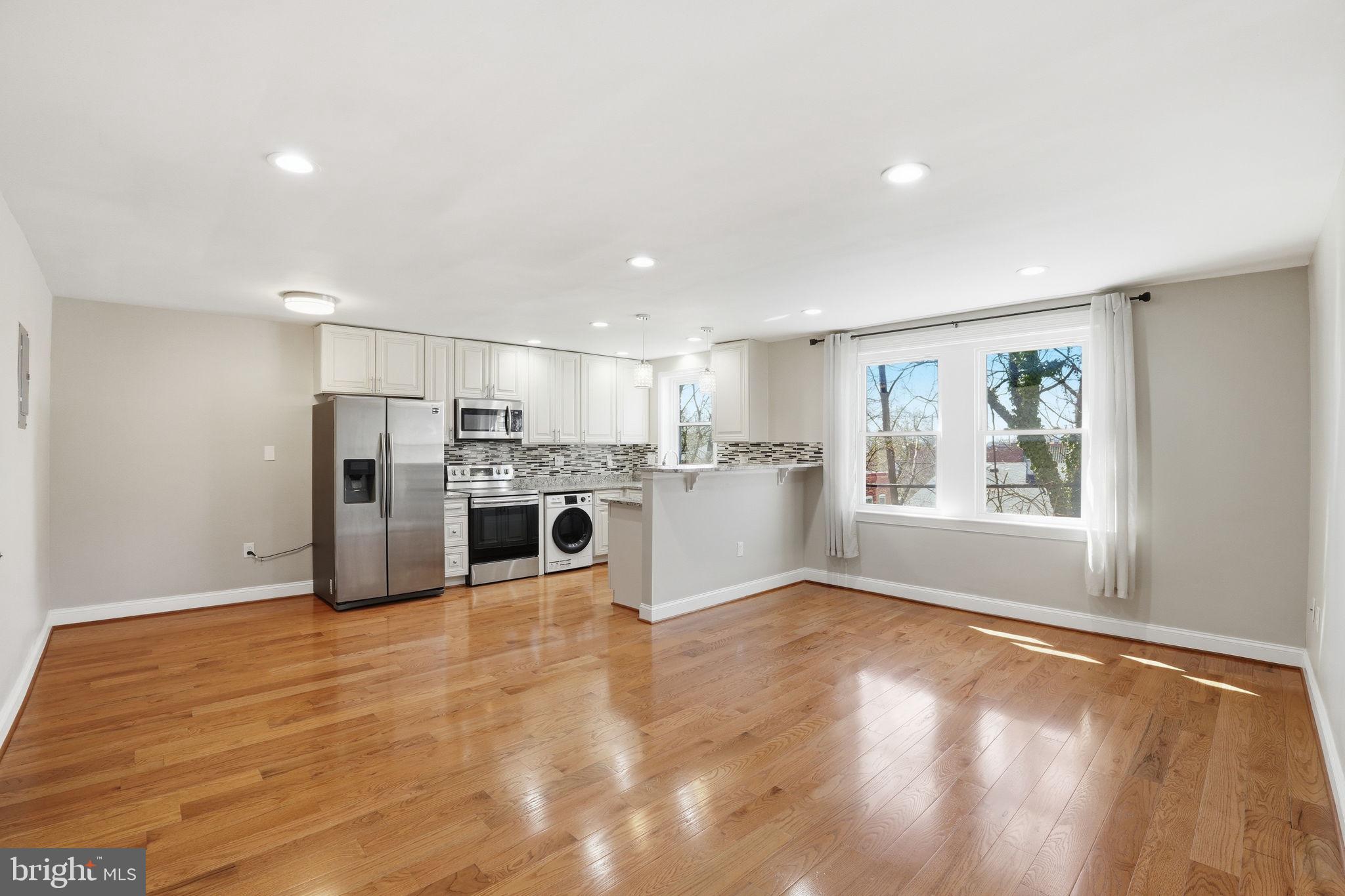 33 KENNEDY STREET NW 202