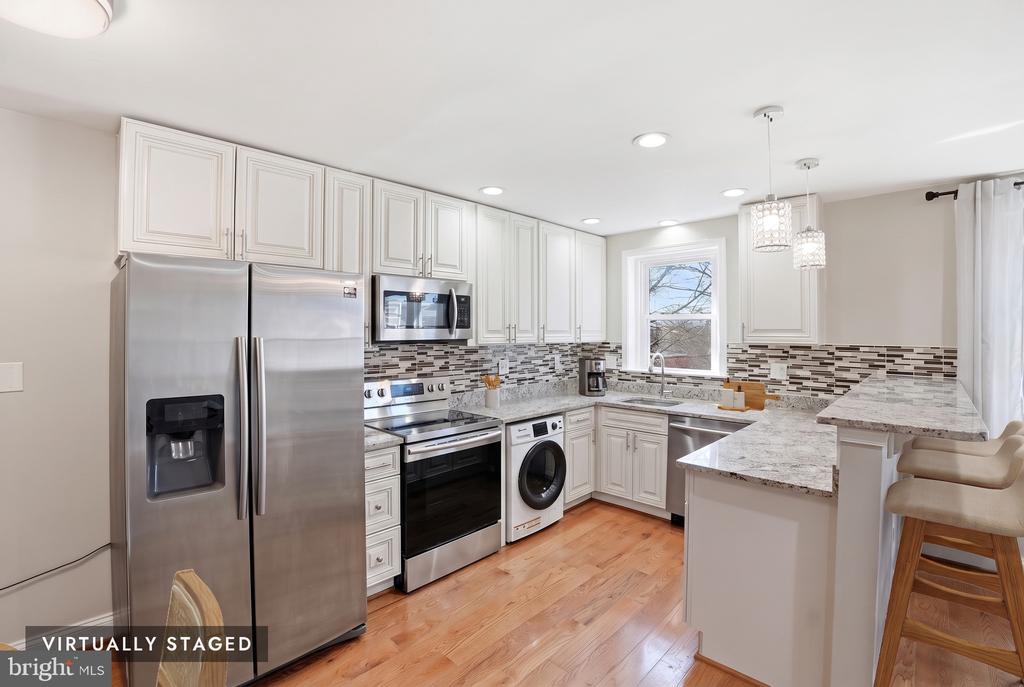 33 KENNEDY STREET NW 202
