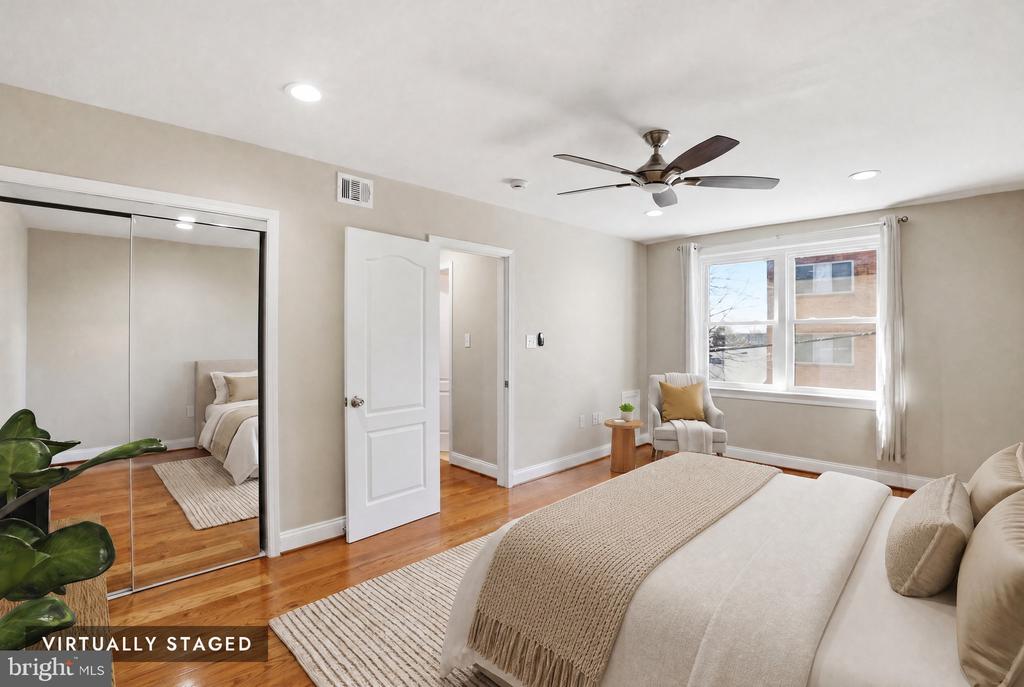 33 KENNEDY STREET NW 202