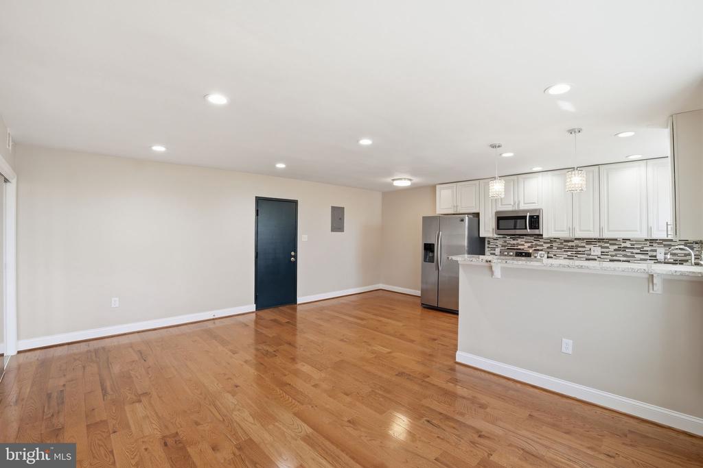 33 KENNEDY STREET NW 202