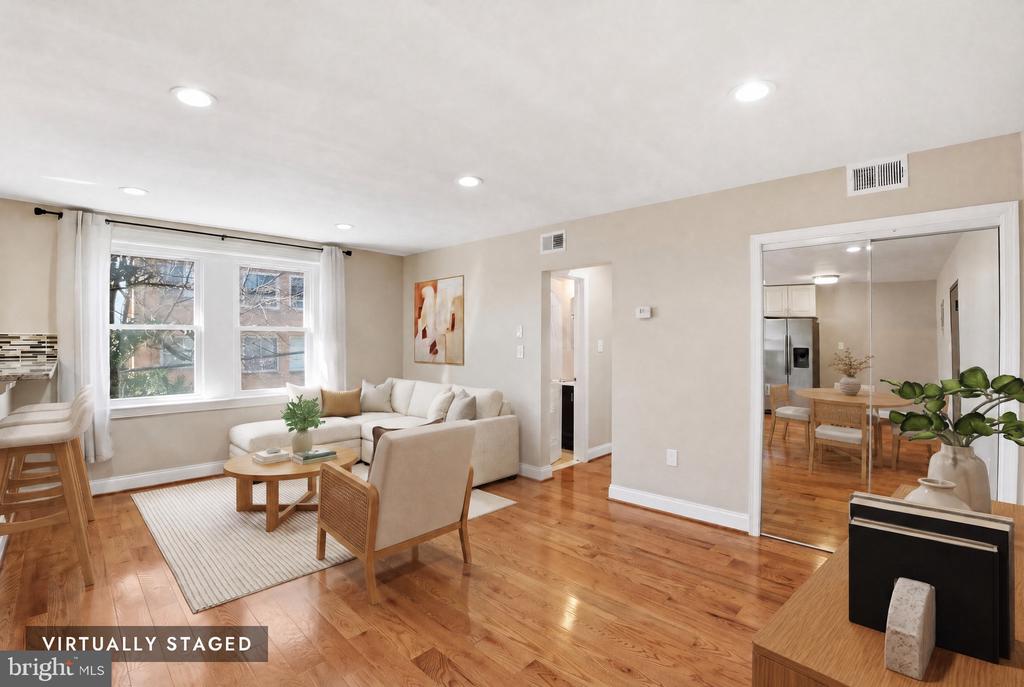 33 KENNEDY STREET NW 202