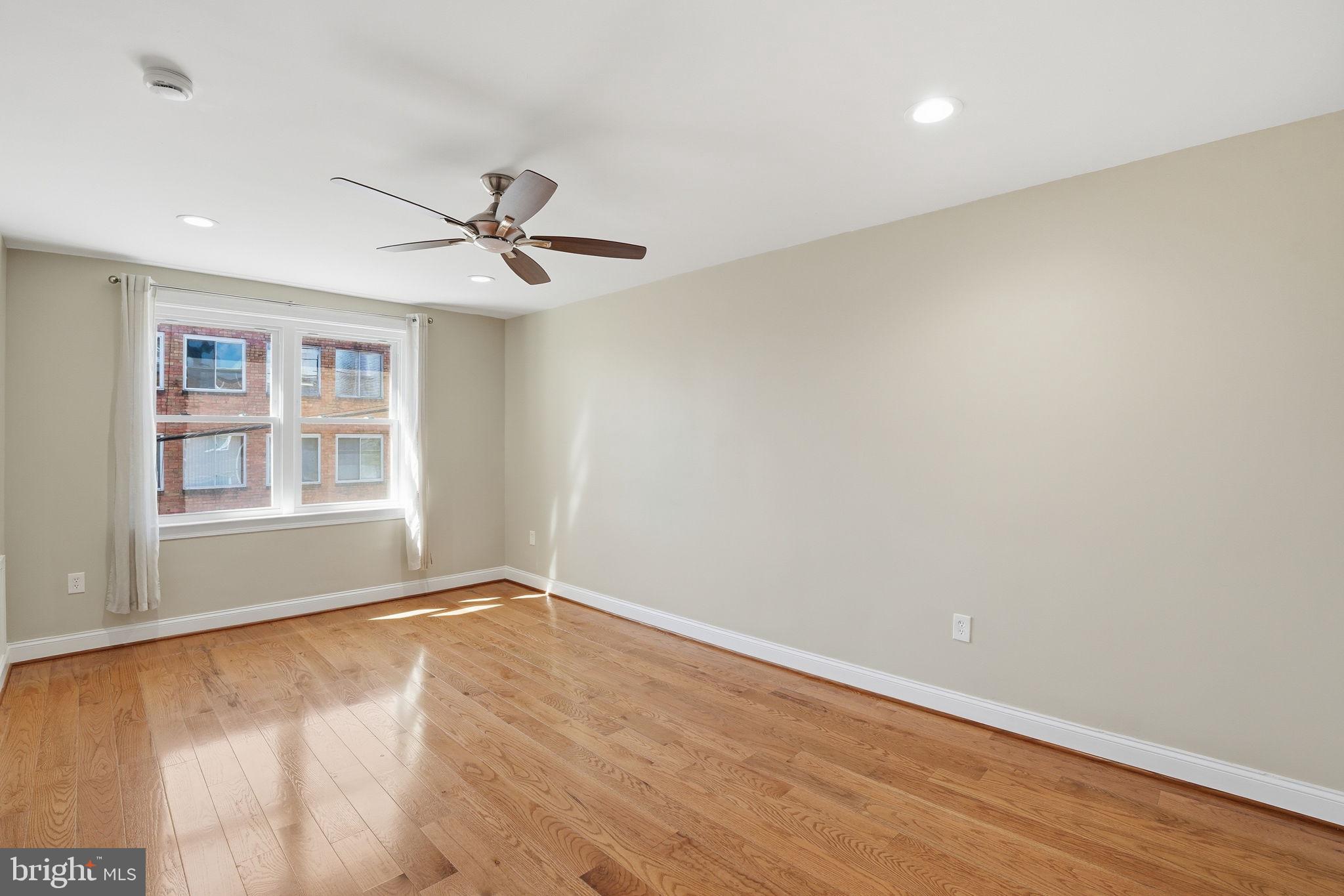 33 KENNEDY STREET NW 202