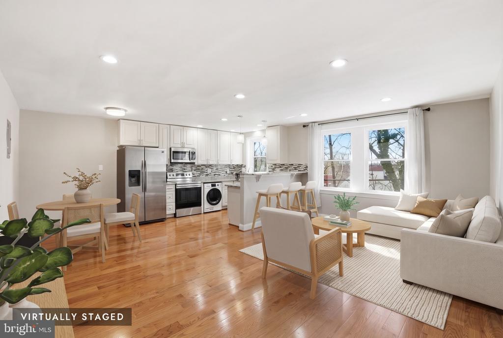 33 KENNEDY STREET NW 202