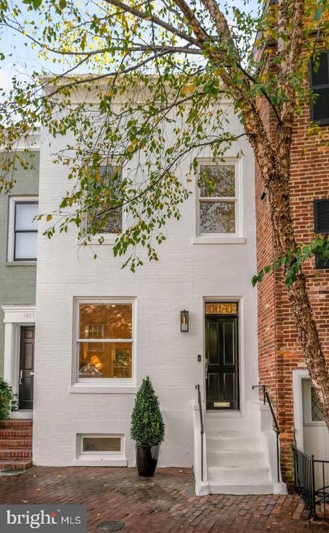 1421 27TH STREET NW