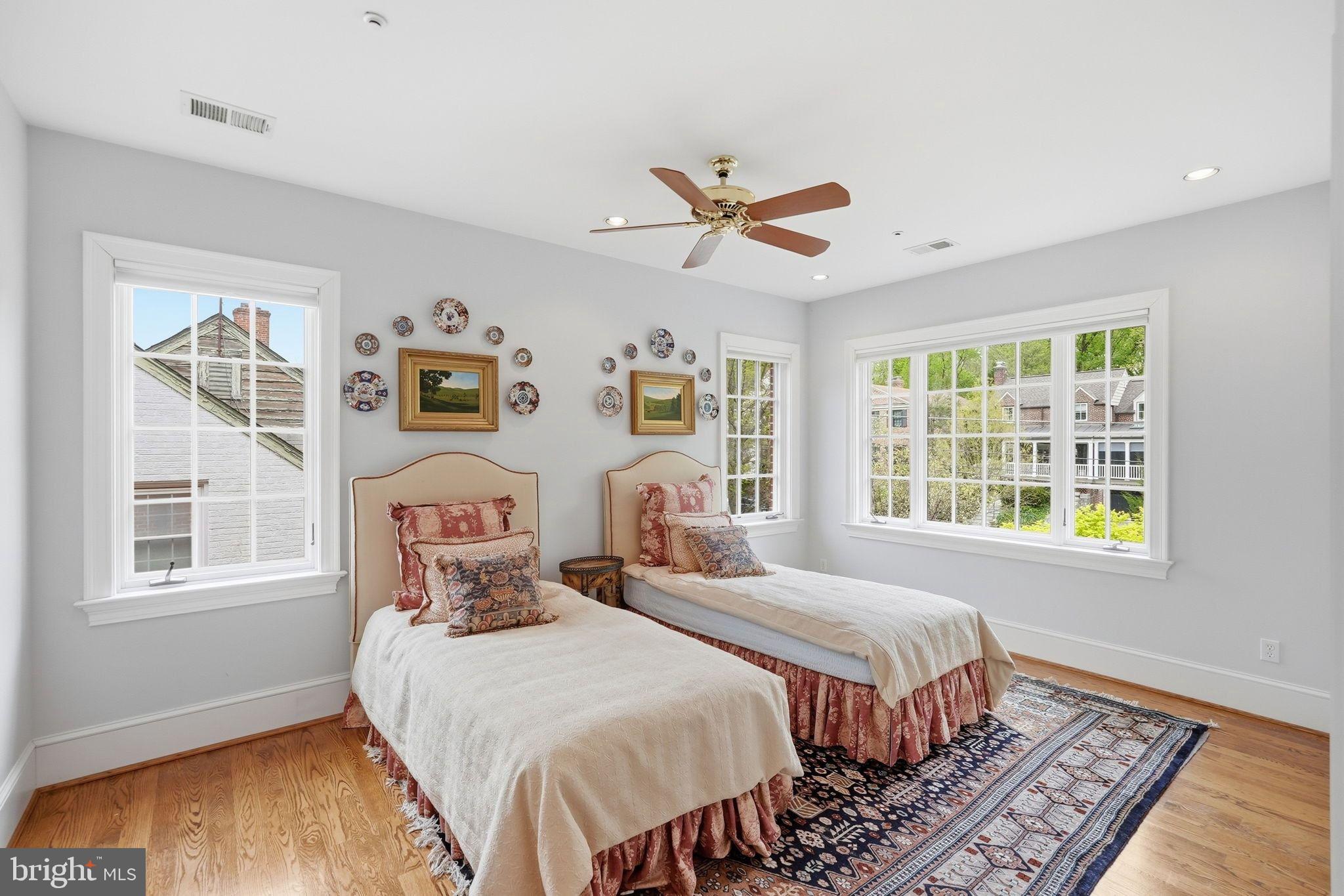 2318 NEBRASKA AVENUE NW