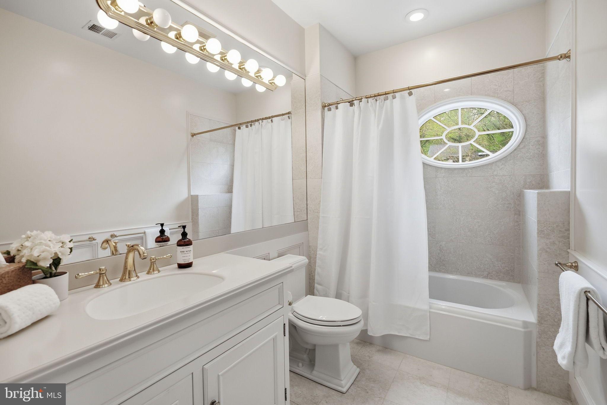 2318 NEBRASKA AVENUE NW