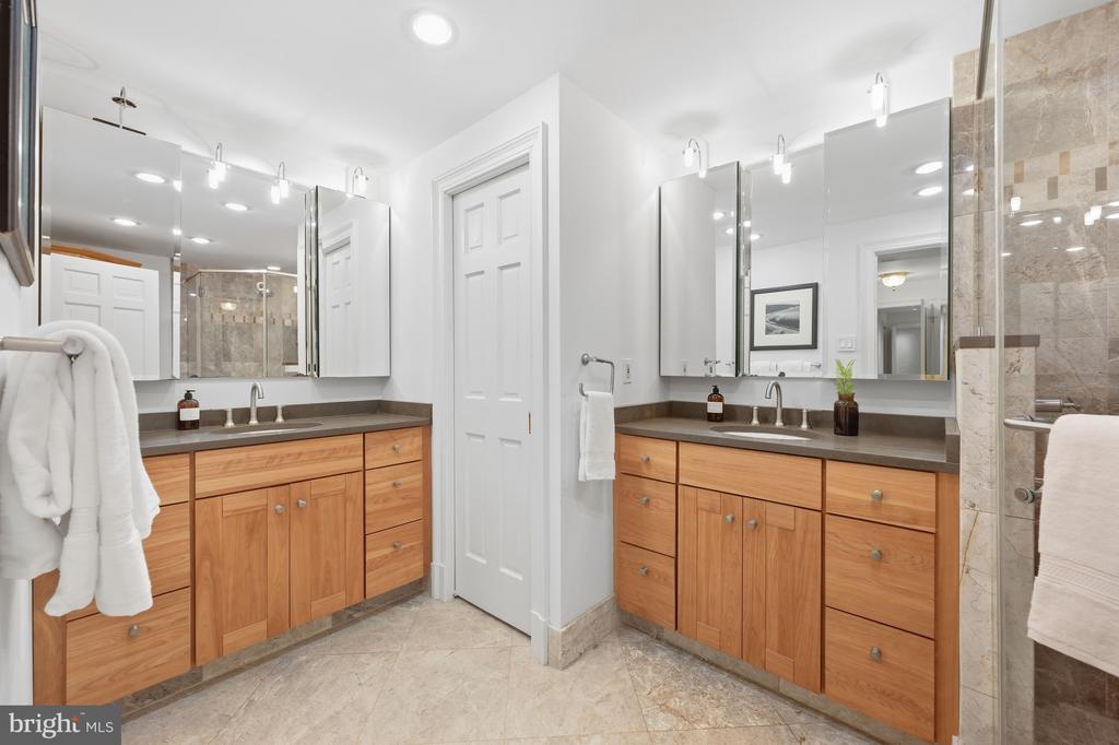 2700 VIRGINIA AVENUE NW Unit: 901