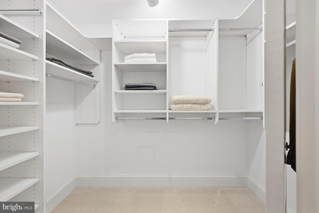 2700 VIRGINIA AVENUE NW Unit: 901