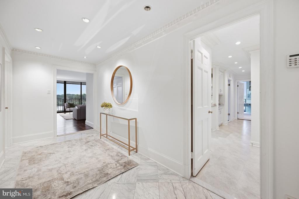 2700 VIRGINIA AVENUE NW Unit: 901