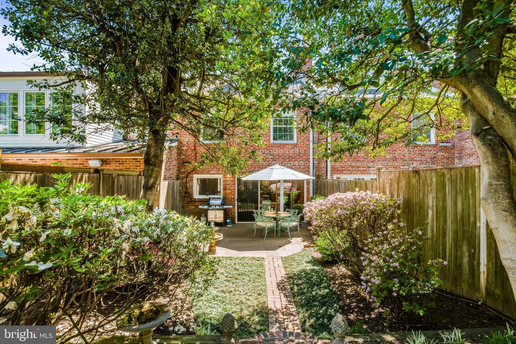 3017 ORCHARD LANE NW