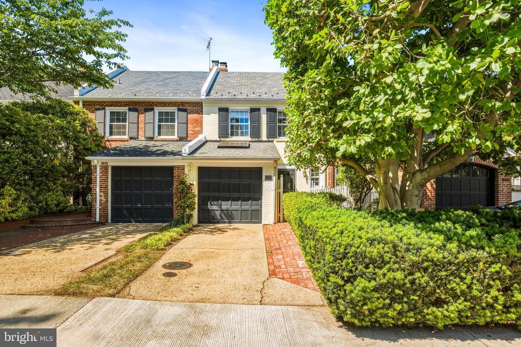 3017 ORCHARD LANE NW