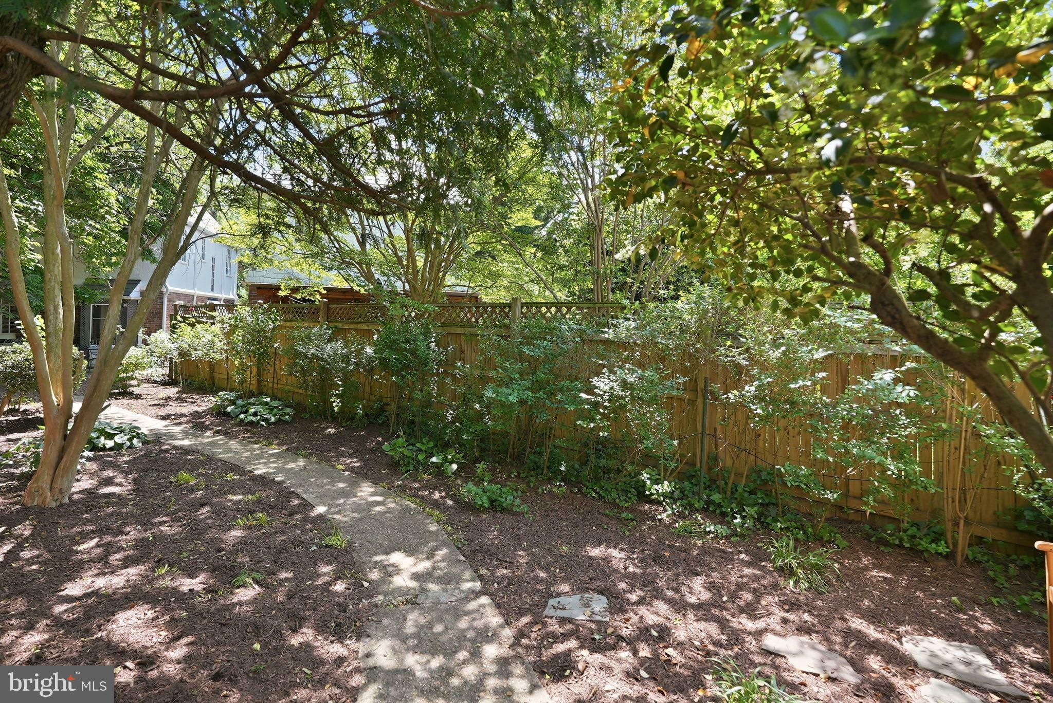 3721 MASSACHUSETTS AVENUE NW