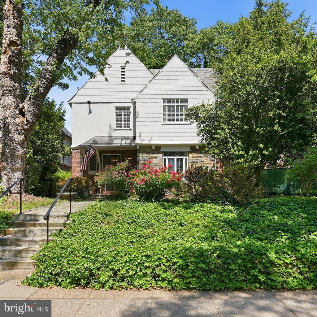 3721 MASSACHUSETTS AVENUE NW