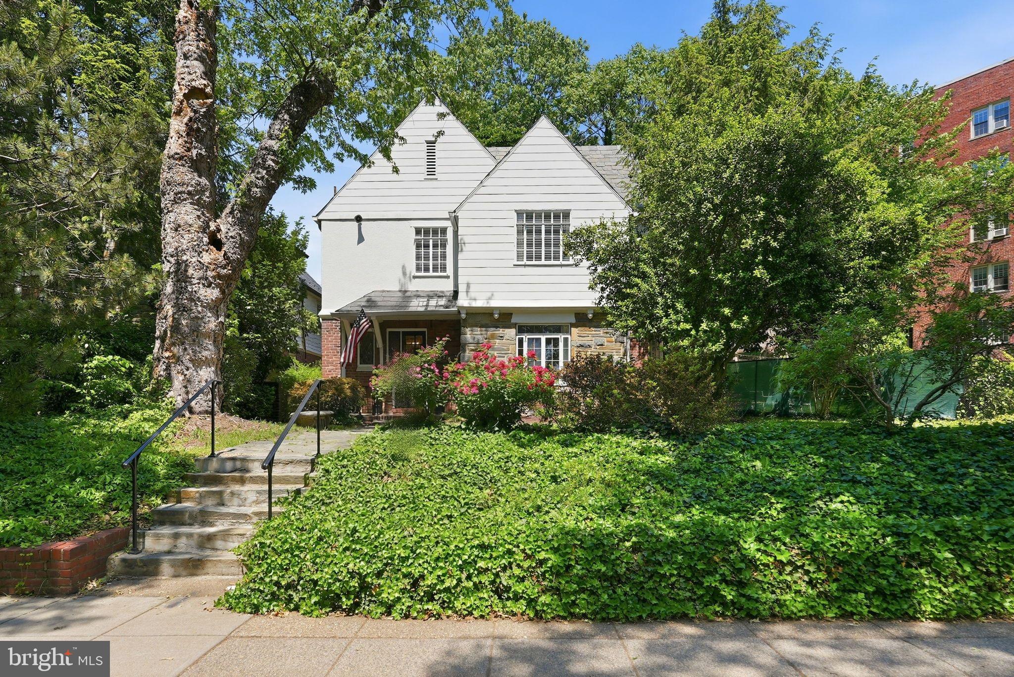 3721 MASSACHUSETTS AVENUE NW
