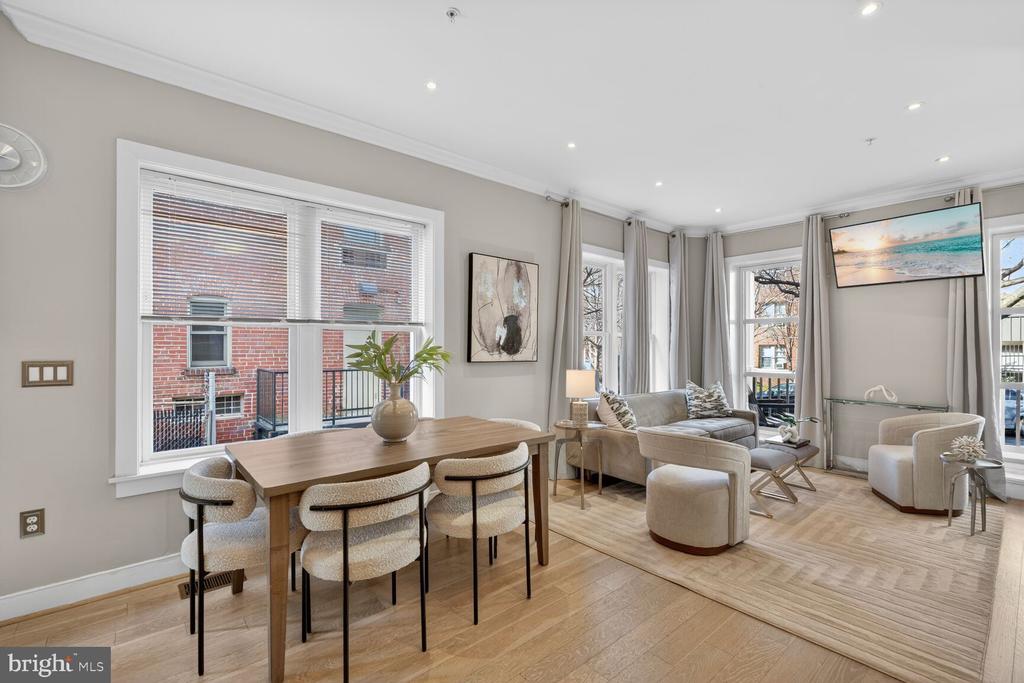 2142 O STREET NW Unit: 100