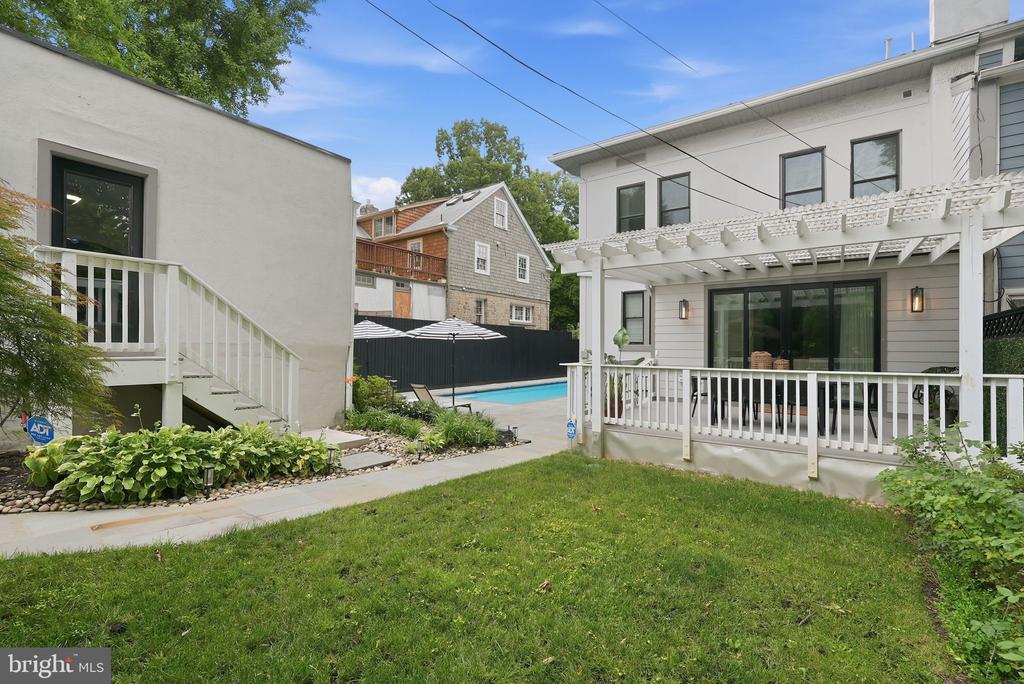 2558 36TH STREET NW