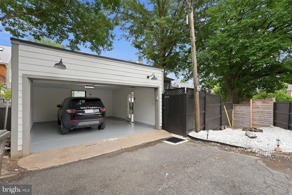2558 36TH STREET NW