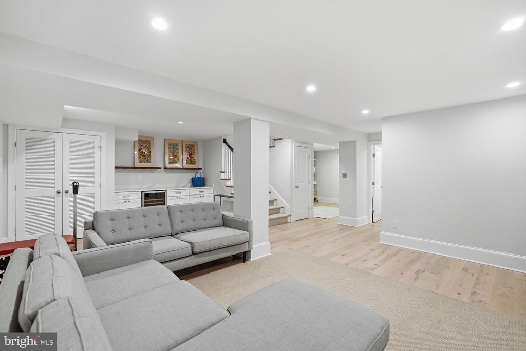 2558 36TH STREET NW