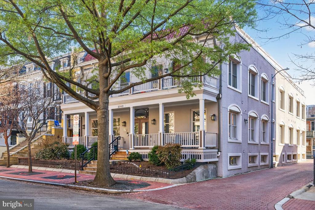 2142 O STREET NW Unit: 100