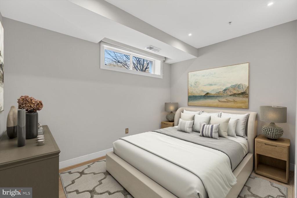 2142 O STREET NW Unit: 100