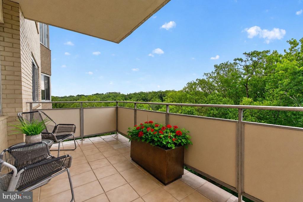 2801 NEW MEXICO AVENUE NW Unit: 806