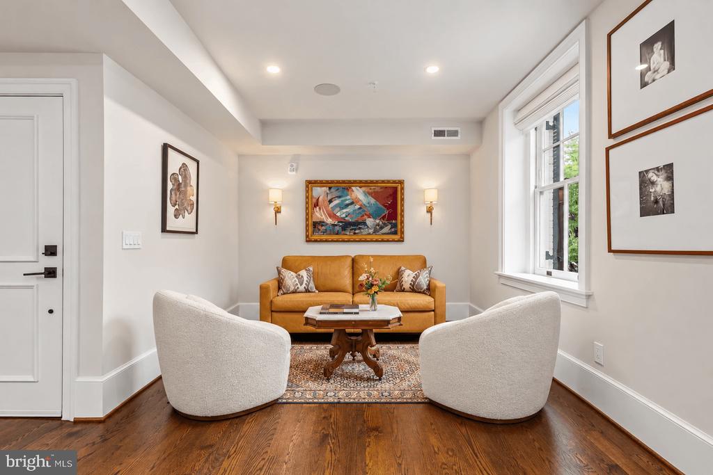 1311 30TH STREET NW Unit: 204