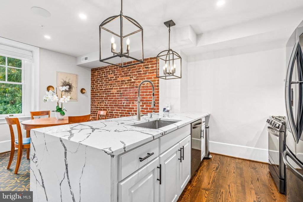 1311 30TH STREET NW Unit: 204