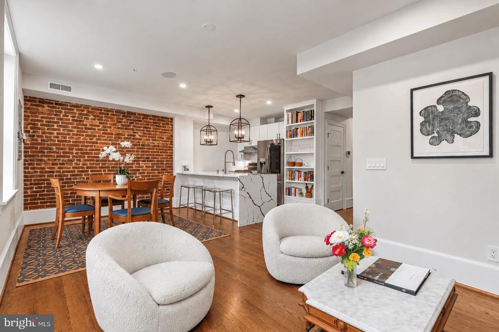 1311 30TH STREET NW Unit: 204