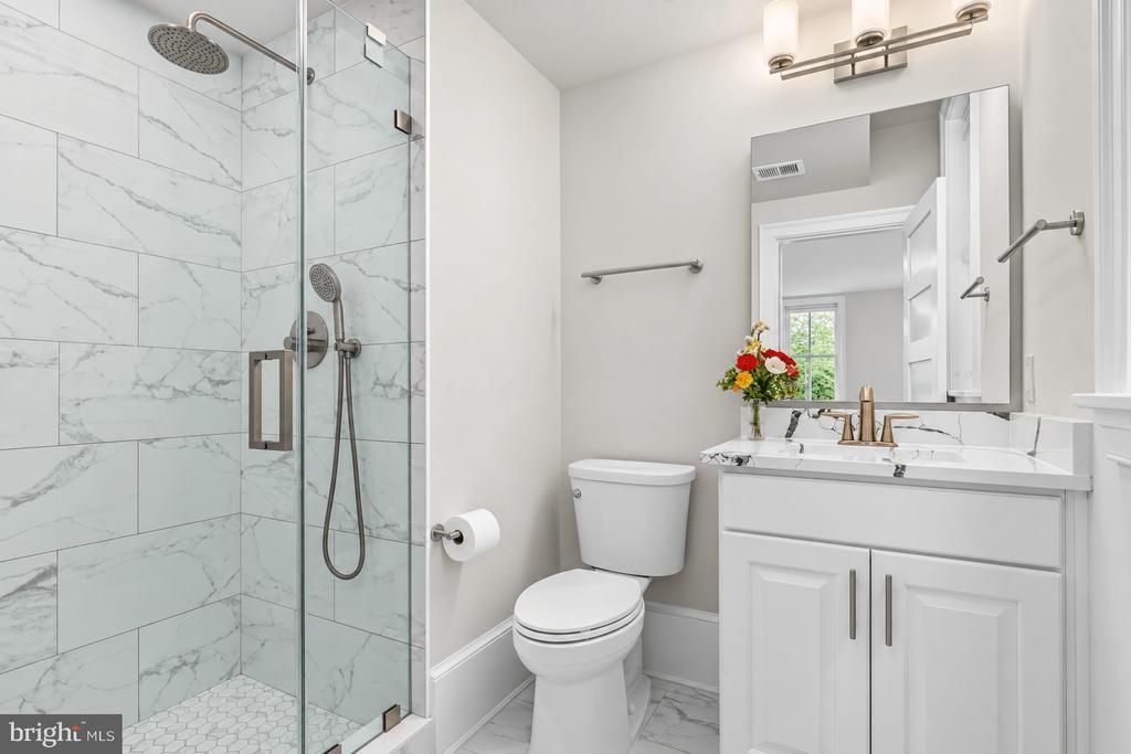 1311 30TH STREET NW Unit: 204