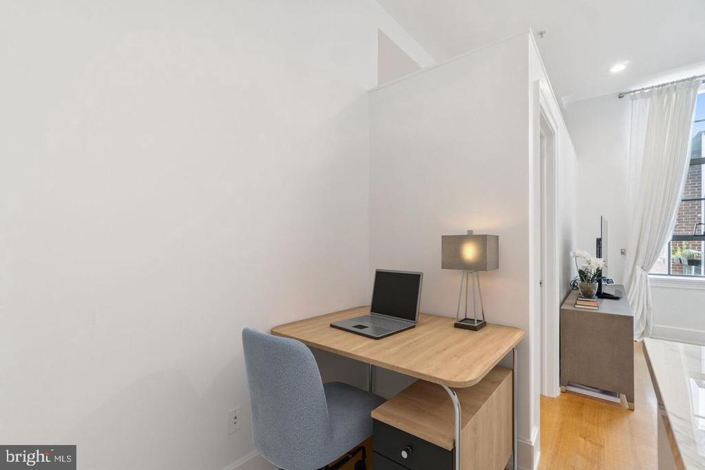 2516 Q STREET NW Unit: Q206