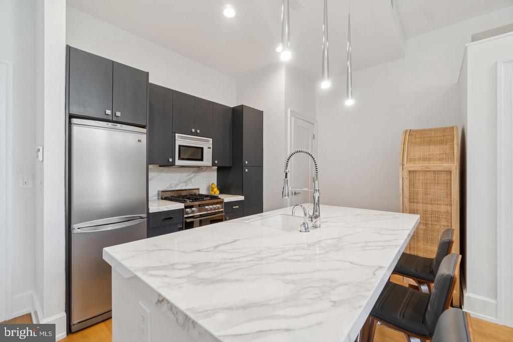 2516 Q STREET NW Unit: Q206