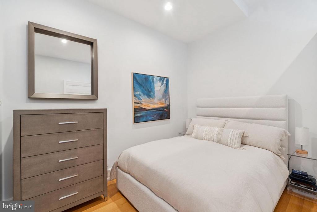2516 Q STREET NW Unit: Q206