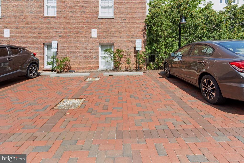 2516 Q STREET NW Unit: Q206