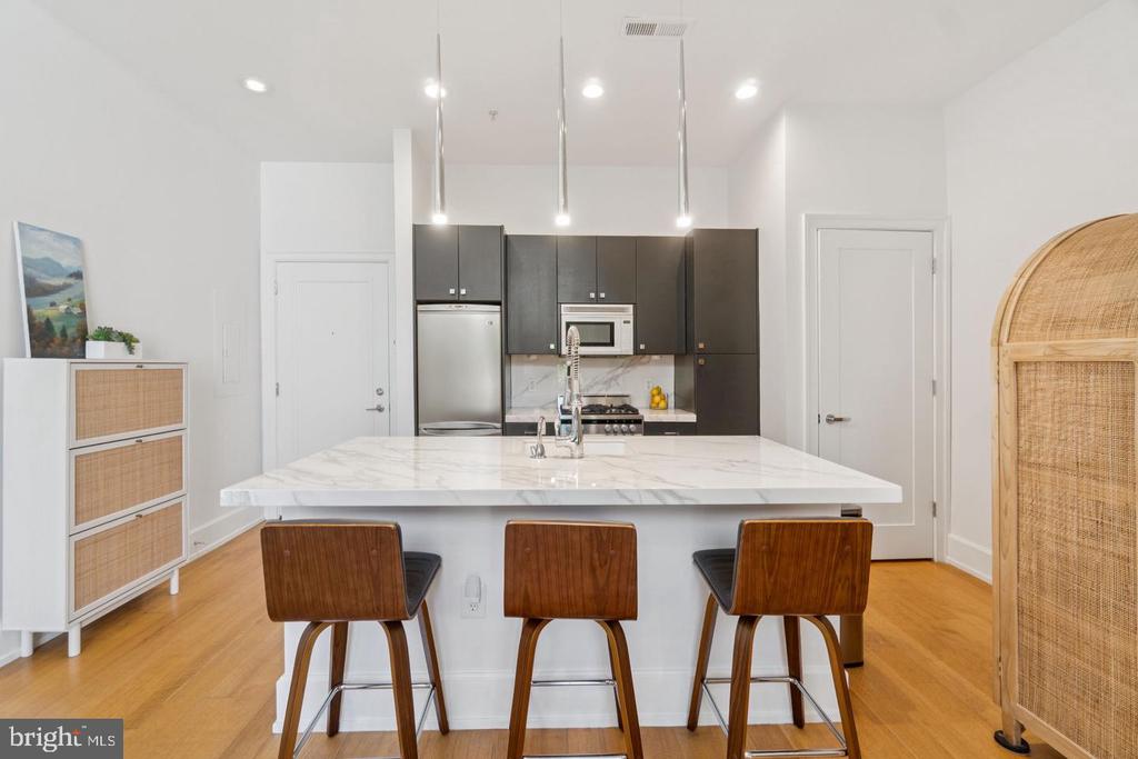 2516 Q STREET NW Unit: Q206