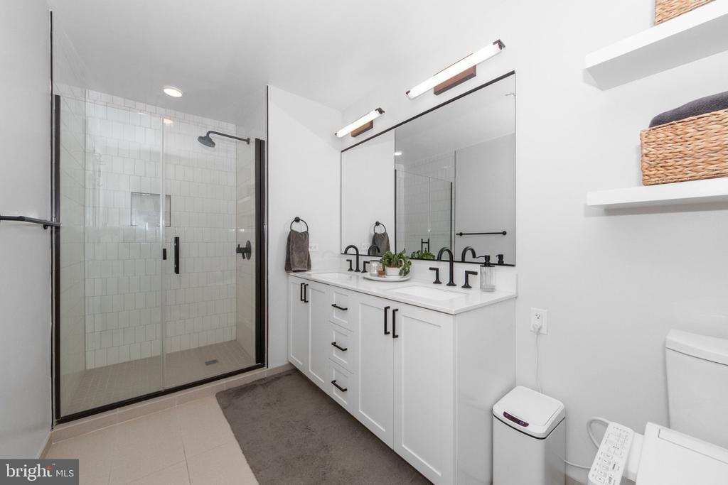 1211 VAN STREET SE Unit: 713
