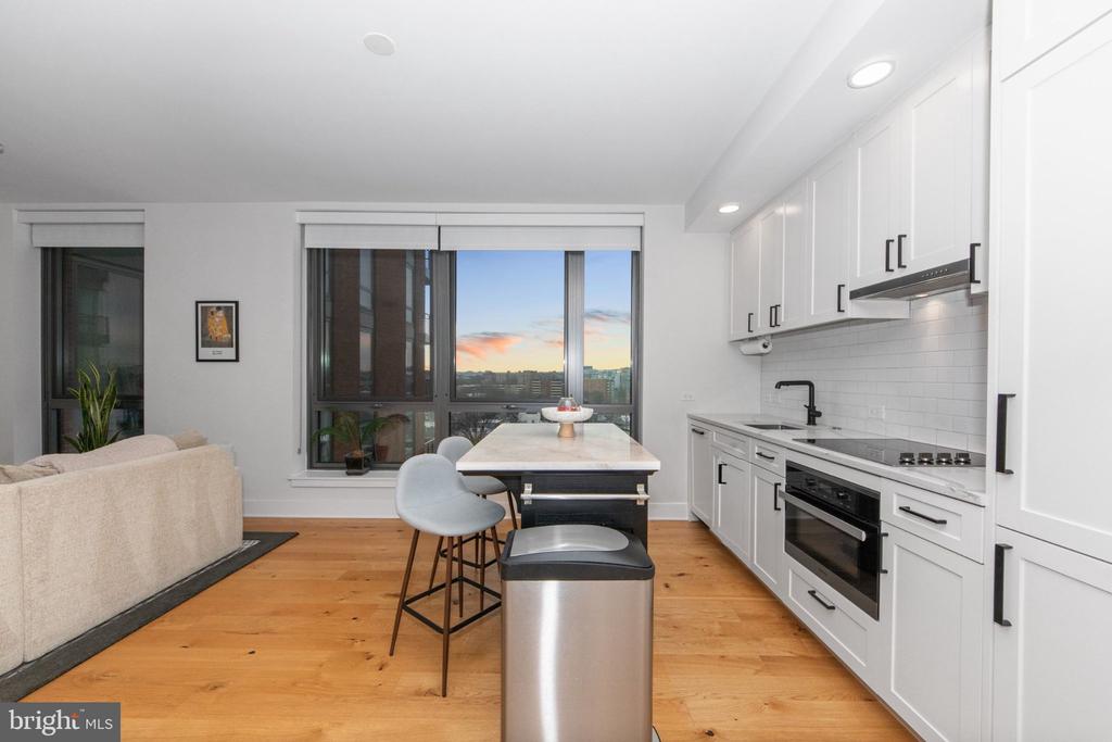 1211 VAN STREET SE Unit: 713