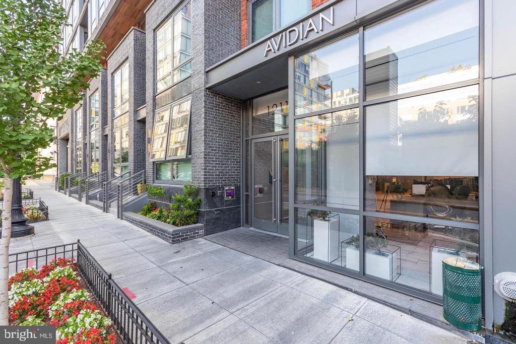1211 VAN STREET SE Unit: 713