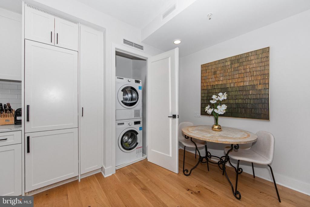 1211 VAN STREET SE Unit: 713