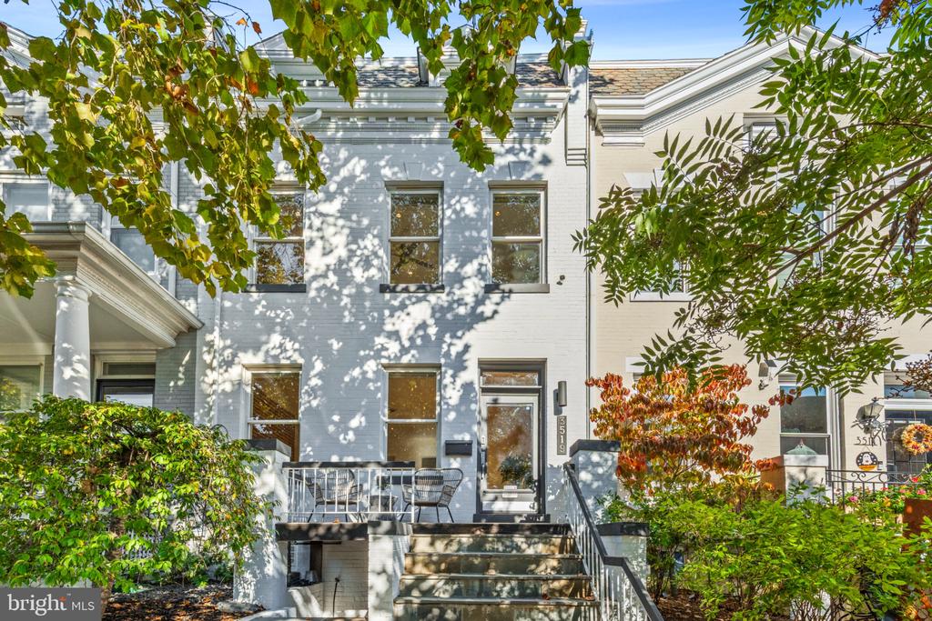 3519 W PL NW