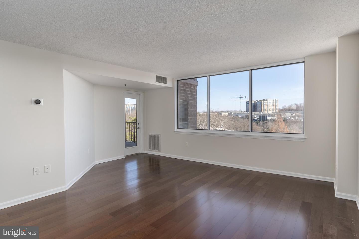 10101 Grosvenor Pl #614