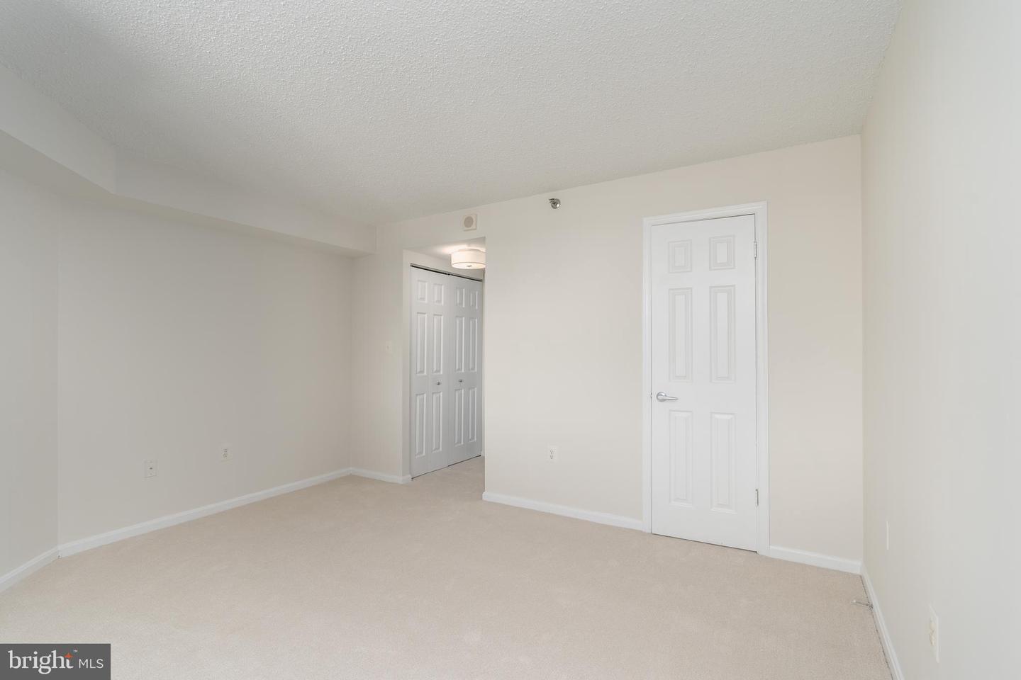 10101 Grosvenor Pl #614