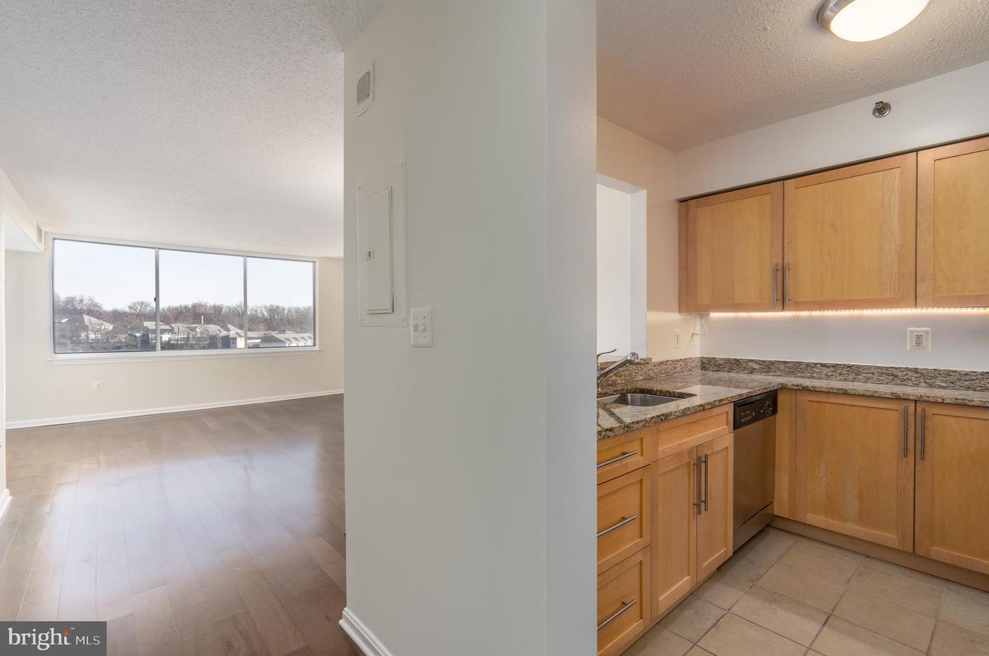 10101 Grosvenor Pl #614