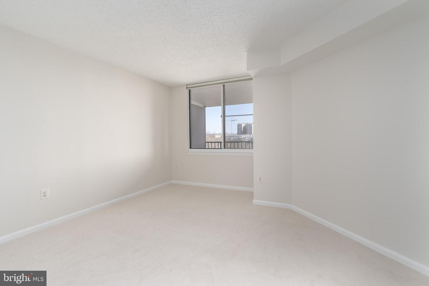 10101 Grosvenor Pl #614