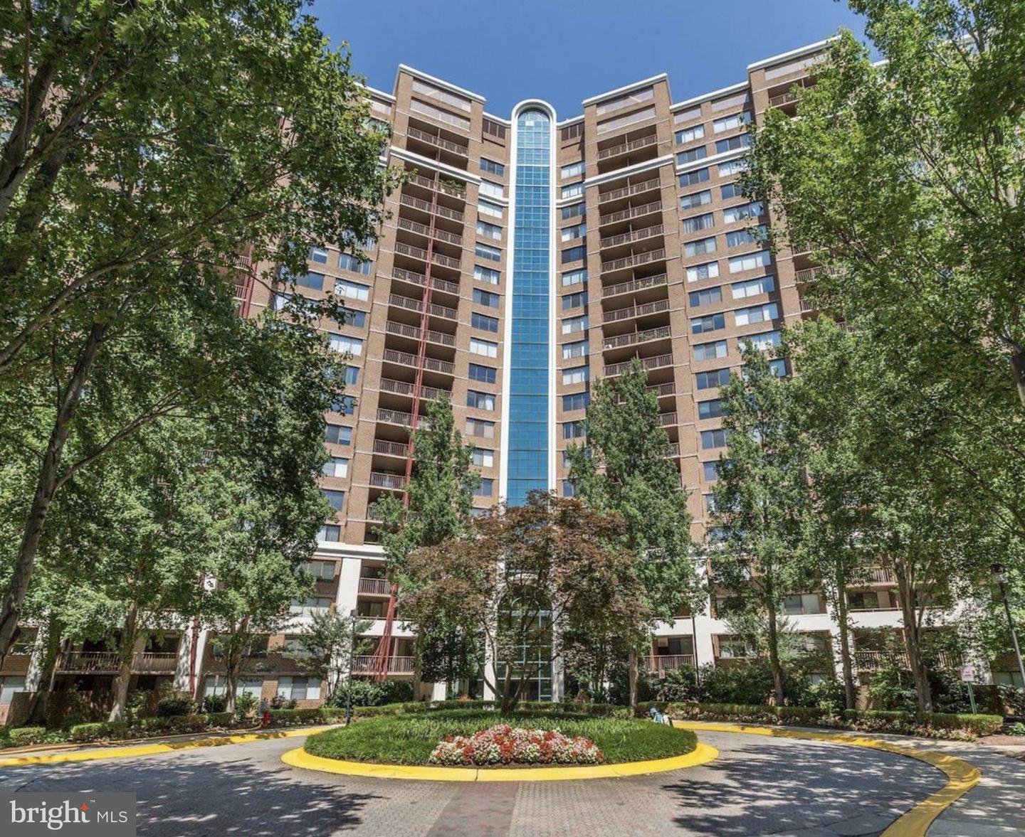 10101 Grosvenor Pl #614