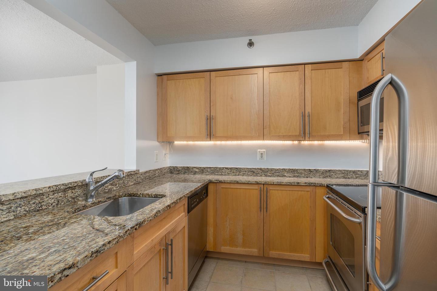 10101 Grosvenor Pl #614