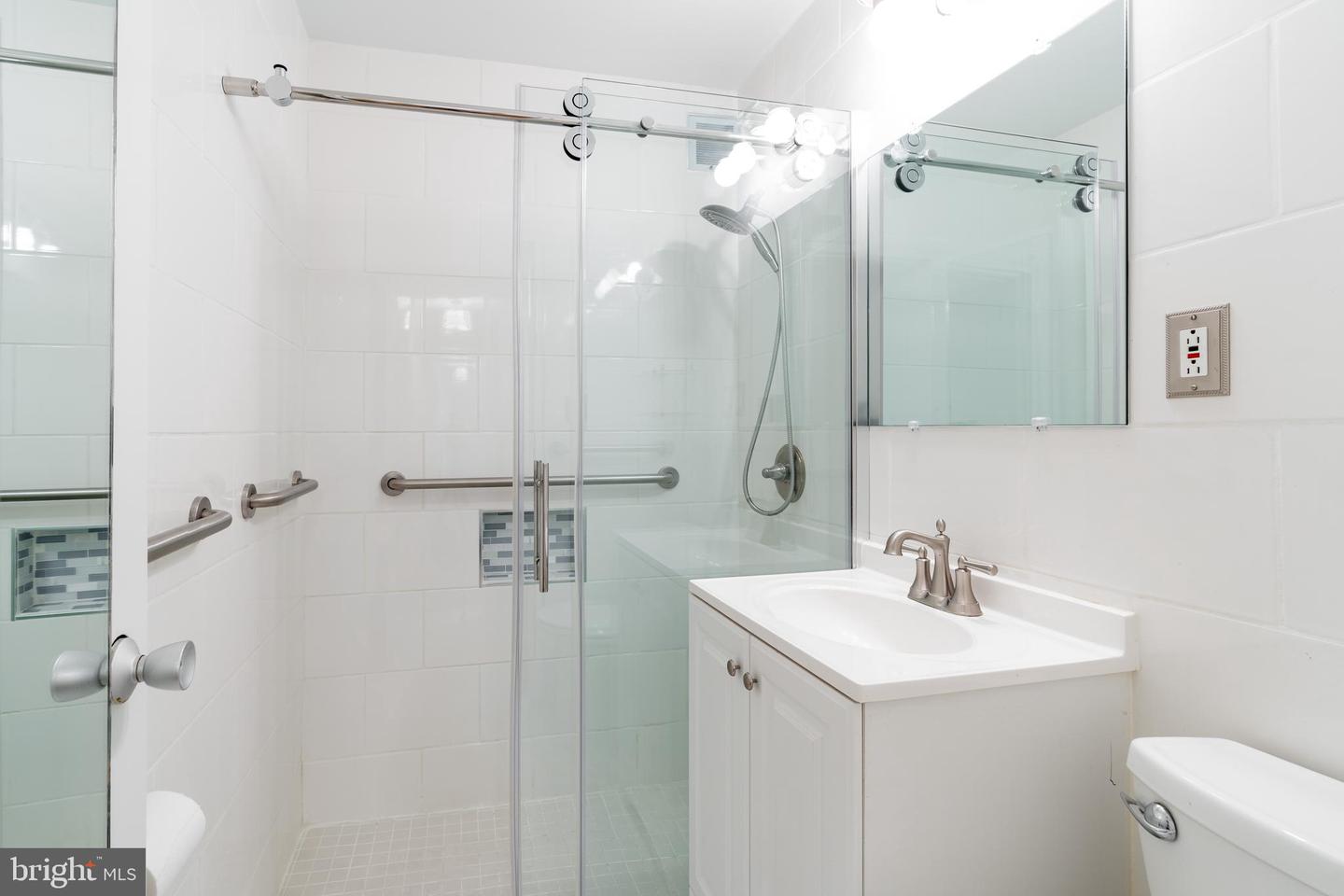 5301 Westbard Cir #204