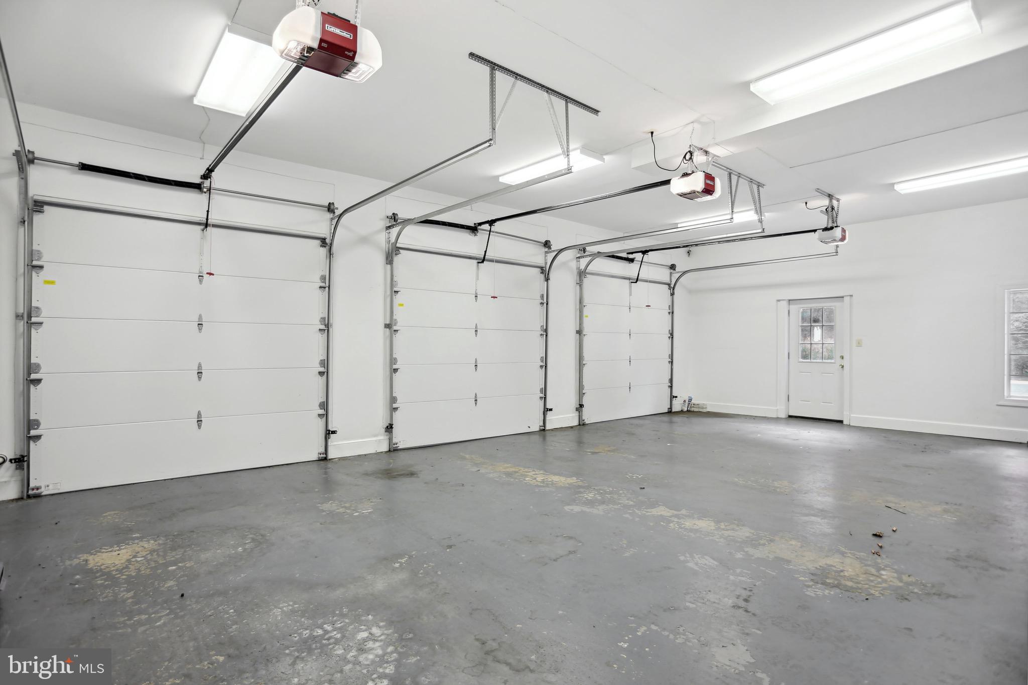 8930 Harvest Square Ct