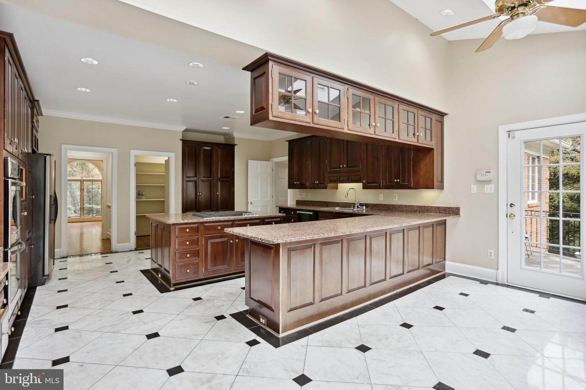 8930 Harvest Square Ct