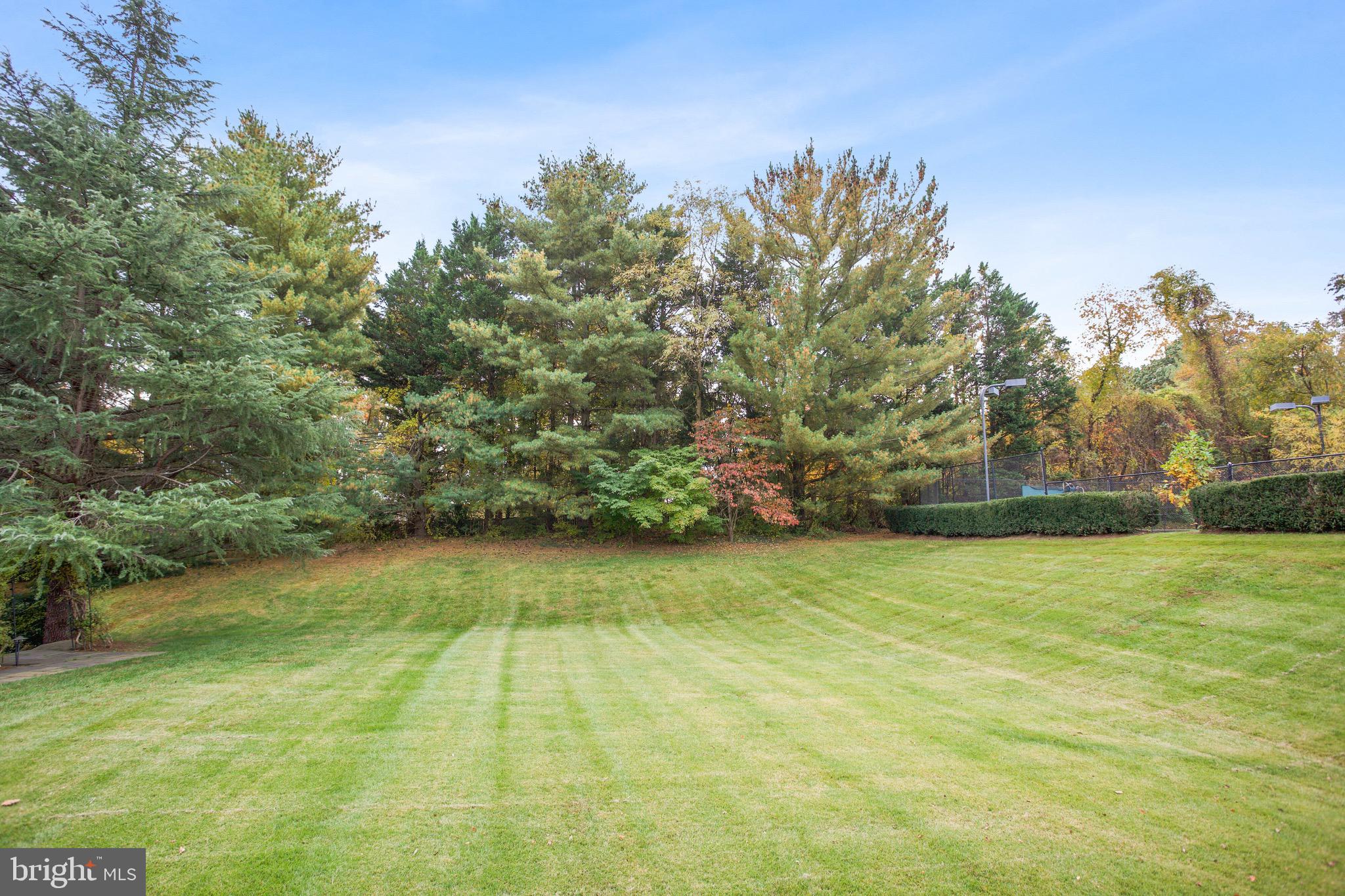 8930 Harvest Square Ct